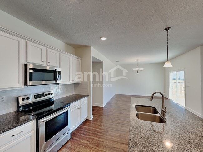 Building Photo - 5892 Hampton Creek Rd