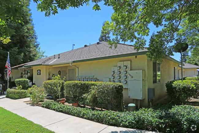 Building Photo - Sierra Meadows