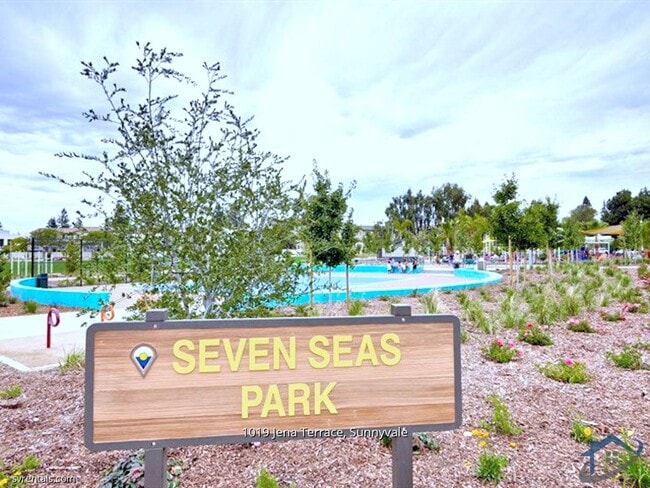 Building Photo - 1019 Jena Terrace