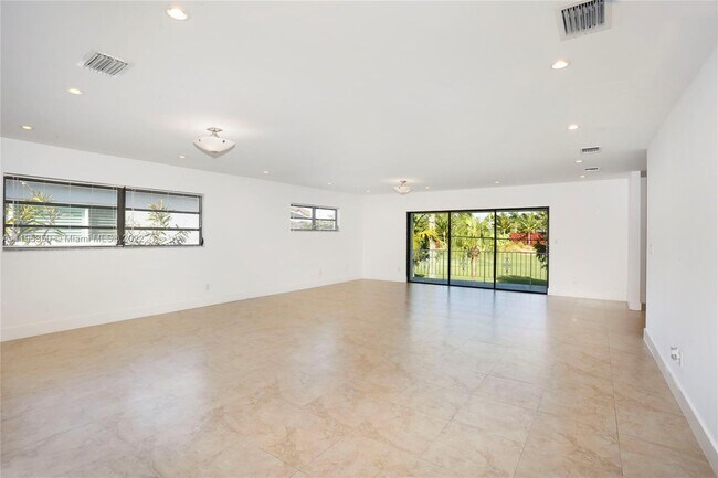 Foto del edificio - 1171 Campo Sano Ave