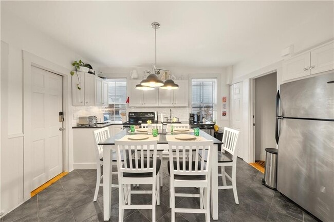 Building Photo - 33-35 Marsh St