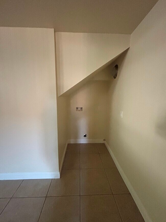 Foto del edificio - 148 E 84th Pl