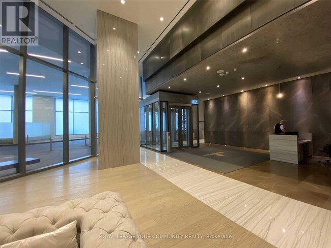 Photo du bâtiment - 100 Harbour St