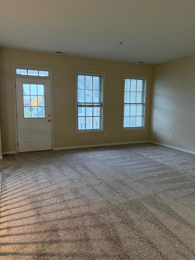 Building Photo - 534 Constitution St