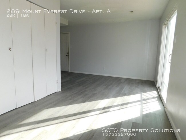 Foto del edificio - 289 Mt Everest Dr