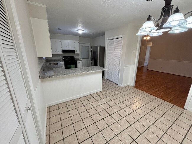 Building Photo - 4391 Ridge Valley Dr