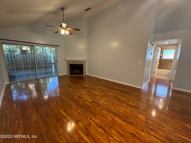 Building Photo - 7701 Leesburg Dr S
