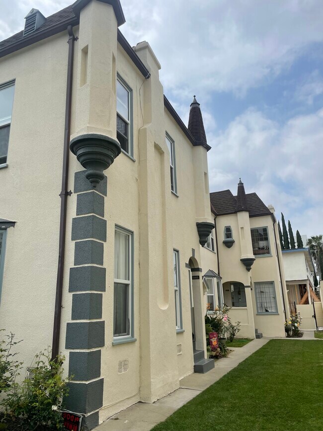 building street view - 5906 San Vicente Blvd