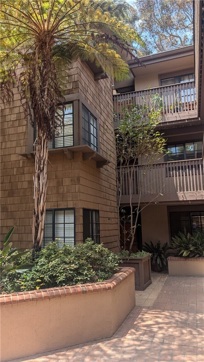 Foto del edificio - 8860 Villa La Jolla Dr
