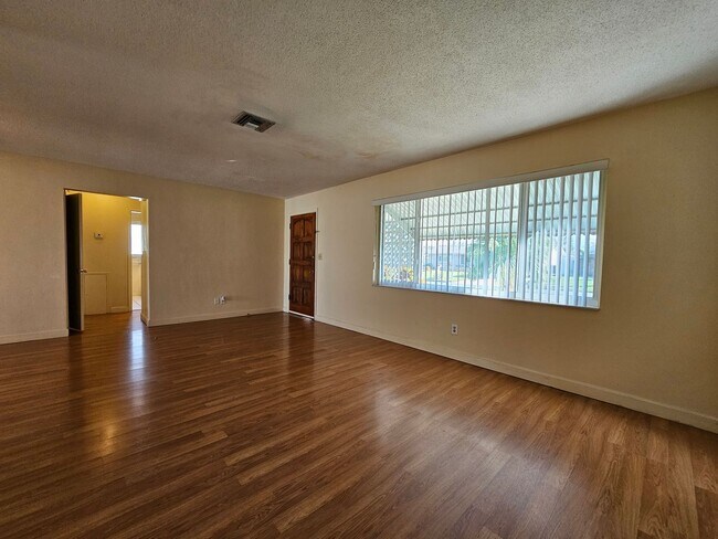 Foto del edificio - 2 Bedroom, 2 Bath HOUSE in Seminole with a...