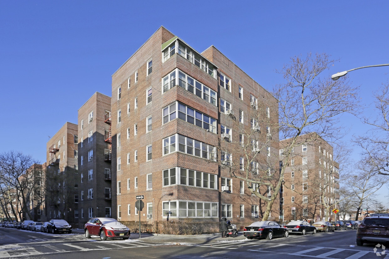 New Hampshire House Condos 6360 102nd St Flushing, NY Apartments