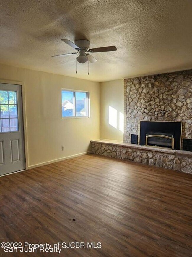 Building Photo - 3 br, 2 bath House - 1225 Camino Sol