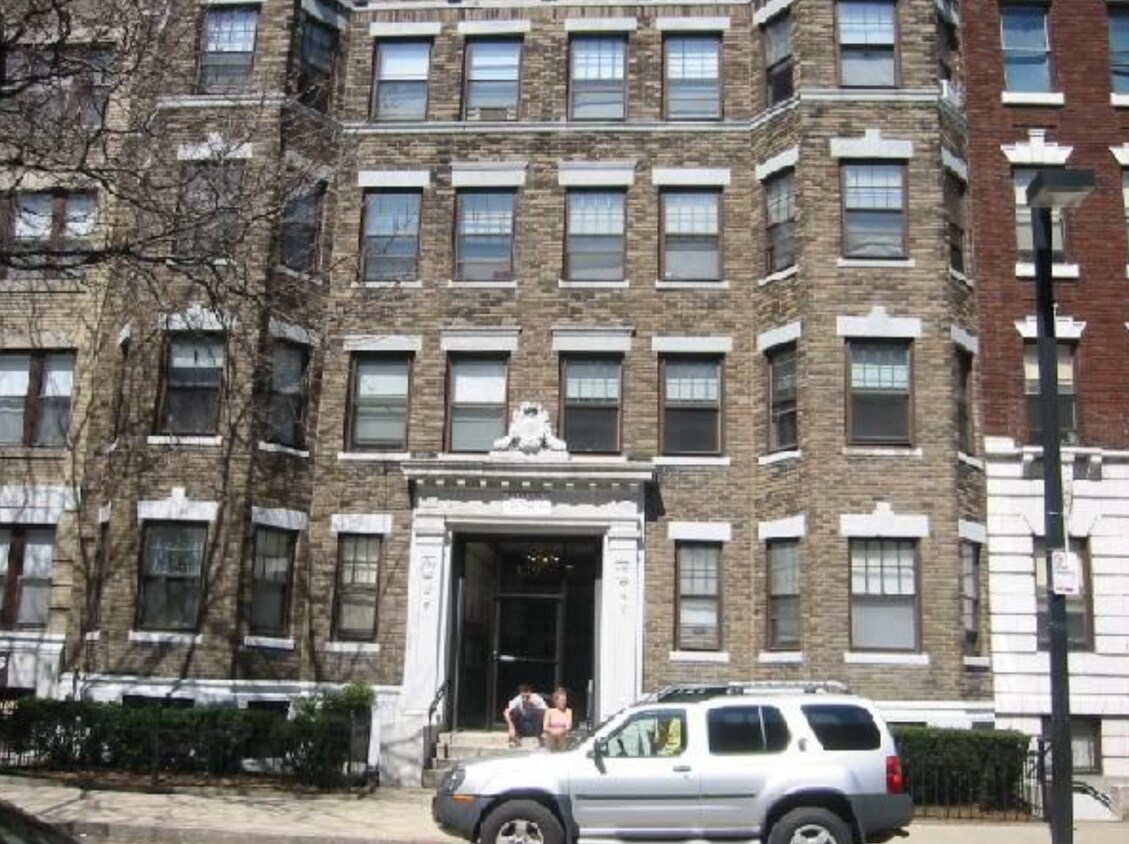 Primary Photo - 116 Saint Stephen St