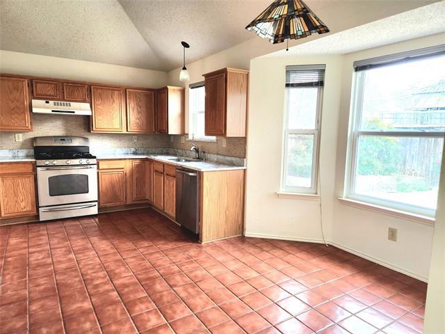 Building Photo - 4346 Briar Hill Dr