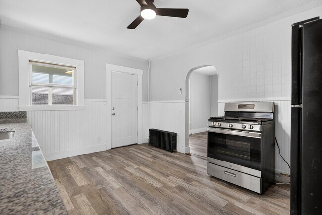 Foto del edificio - 571 Amherst St