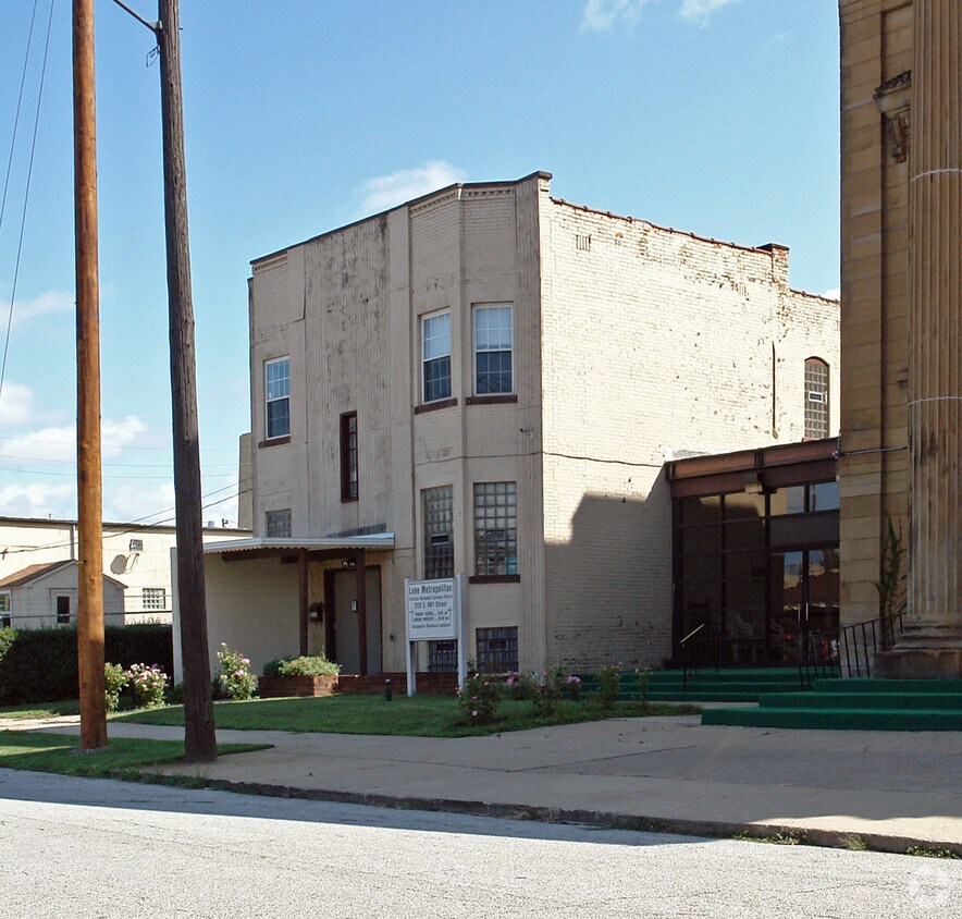 Primary Photo - 2097 E 46th St