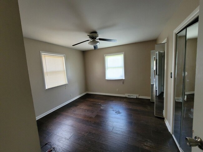 Foto del edificio - Spacious 3 bed 3 bath in Community Heights