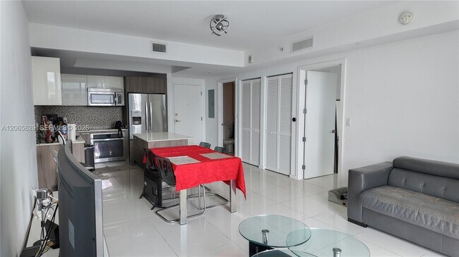 Foto del edificio - 5300 Paseo Blvd