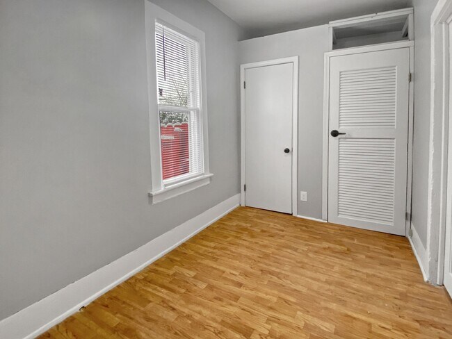 Foto del edificio - Lovely updated 3 bedroom 2 bathroom home n...