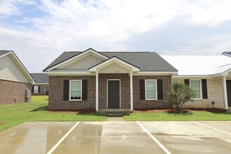 Building Photo - 104 Waybill Circle