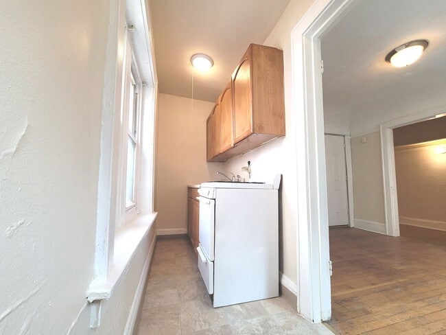 Interior Photo - 1315 Cass