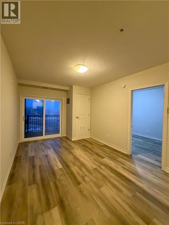 Photo du bâtiment - 3200 Hamilton Regional Rd 56