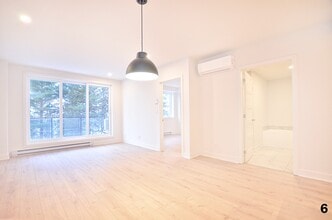 Building Photo - 12065 Rue de Blois