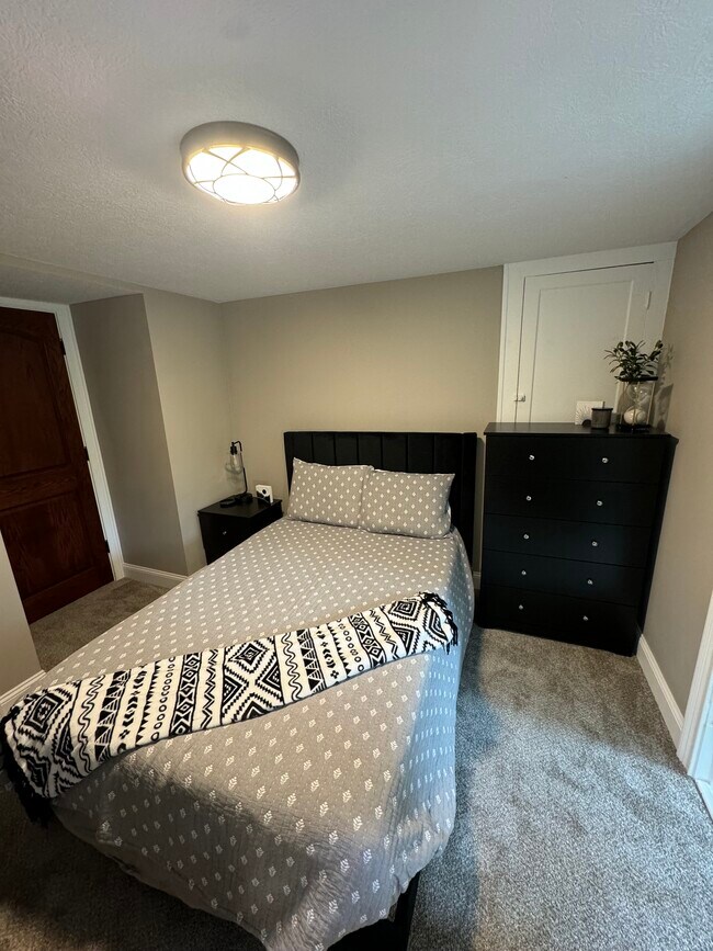 Foto del edificio - 17640 Larchwood Ave