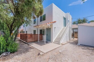 Building Photo - 804-870 10th St
