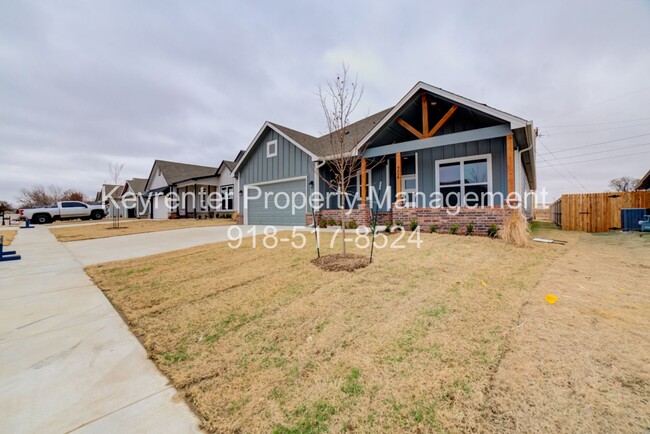 Building Photo - 4 BEDROOM CAPITAL HOME IN SAND SPRINGS!!!