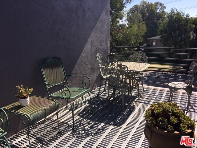 Building Photo - 16507 Sunset Blvd