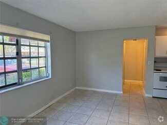 Building Photo - 5301 NW 18th Pl
