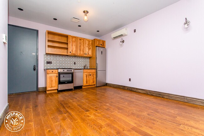 Building Photo - 254 Palmetto St