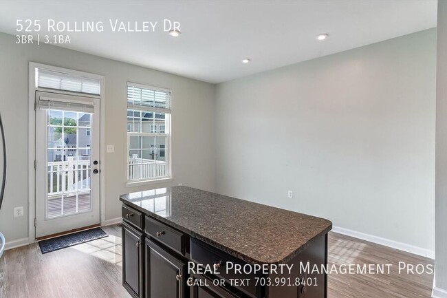 Building Photo - 525 Rolling Valley Dr