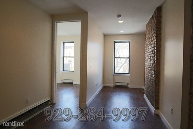 Building Photo - 310 Gates Ave