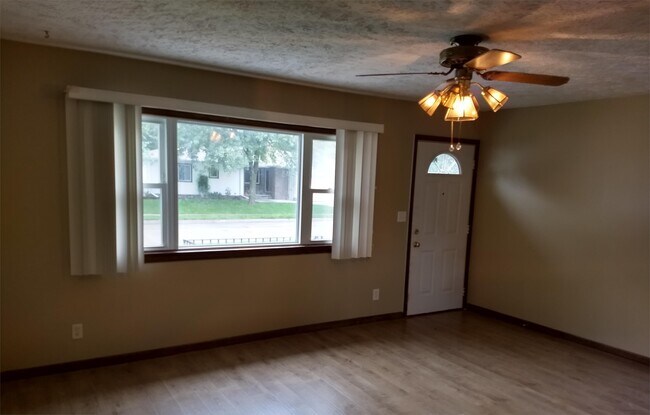 Foto del edificio - 1310 W Dakota St