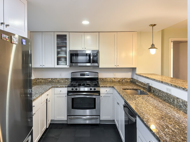 Kitchen - 700 Grove St