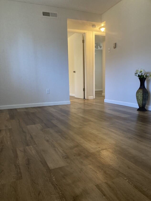 Foto principal - 2544 Joliet St
