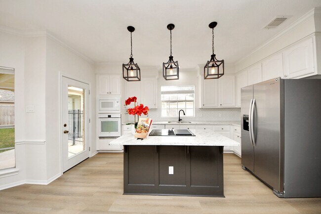 Foto del edificio - 4210 Alcorn Glen Ln