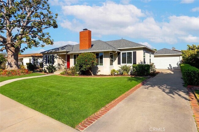 Foto del edificio - 1505 N Rosewood Ave