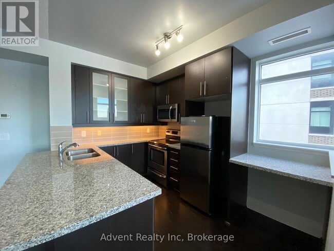 Photo du bâtiment - 131 Upper Duke Crescent