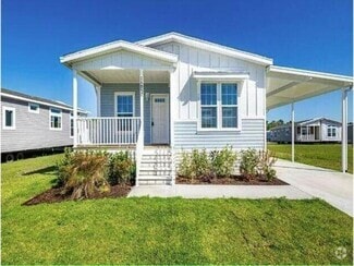 Building Photo - 2505 E Bay Dr