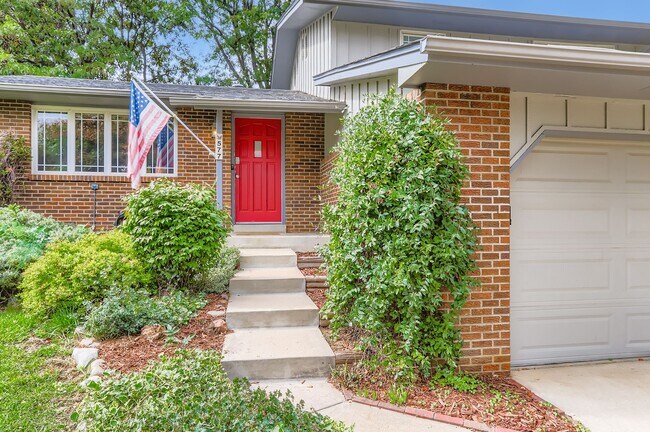 Foto del edificio - 577 Hilltop St