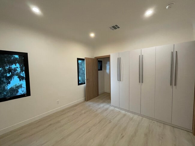 Building Photo - 163 N Arnaz Dr