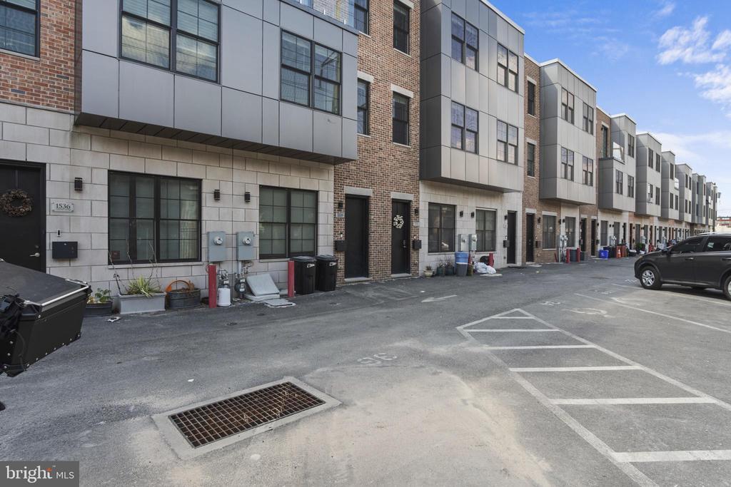 Primary Photo - 1500 S 25th St