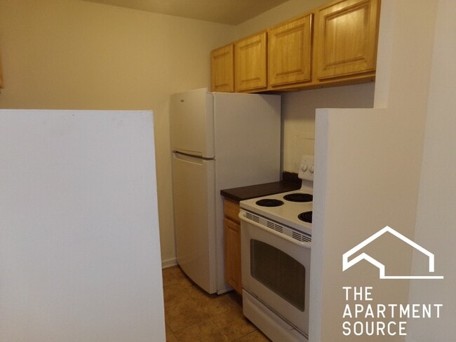 Building Photo - 6002 N Kenmore Ave