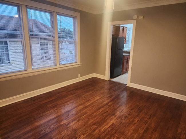 Foto del edificio - 8808 S Hermitage Ave
