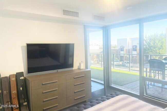 Foto del edificio - 4422 N 75th St