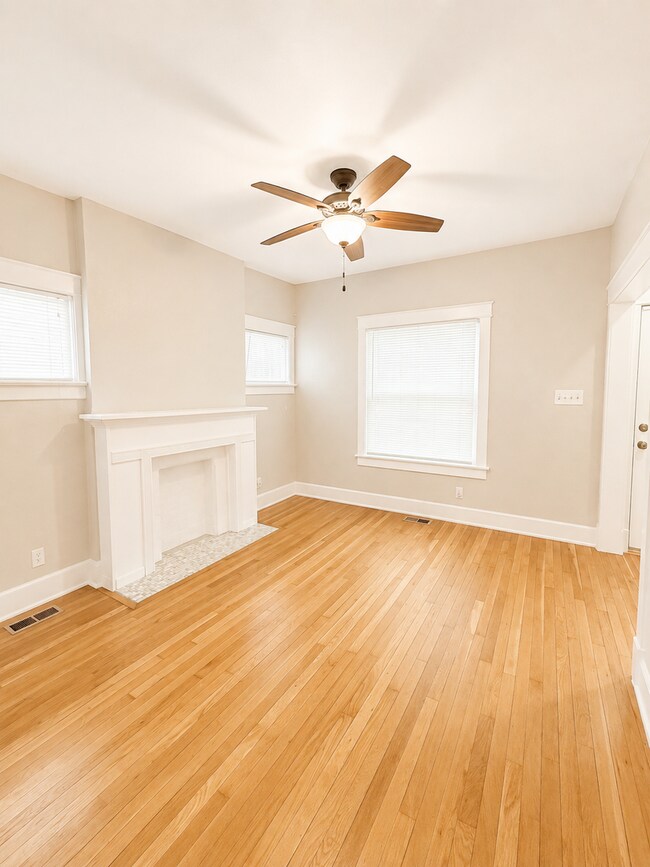 Foto del edificio - Coming Soon | Character-Filled 3-Bedroom Home