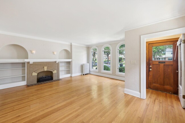 Foto del edificio - 4139 N Bartlett Ave